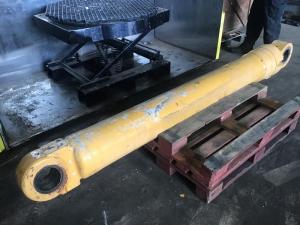 Liebherr Stabzylinder